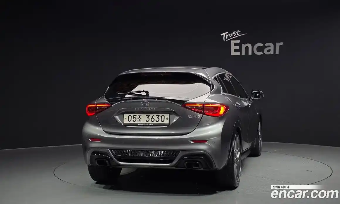 Infiniti Q30 2017 2.0 гидро в Москве № 1152648, фото 4