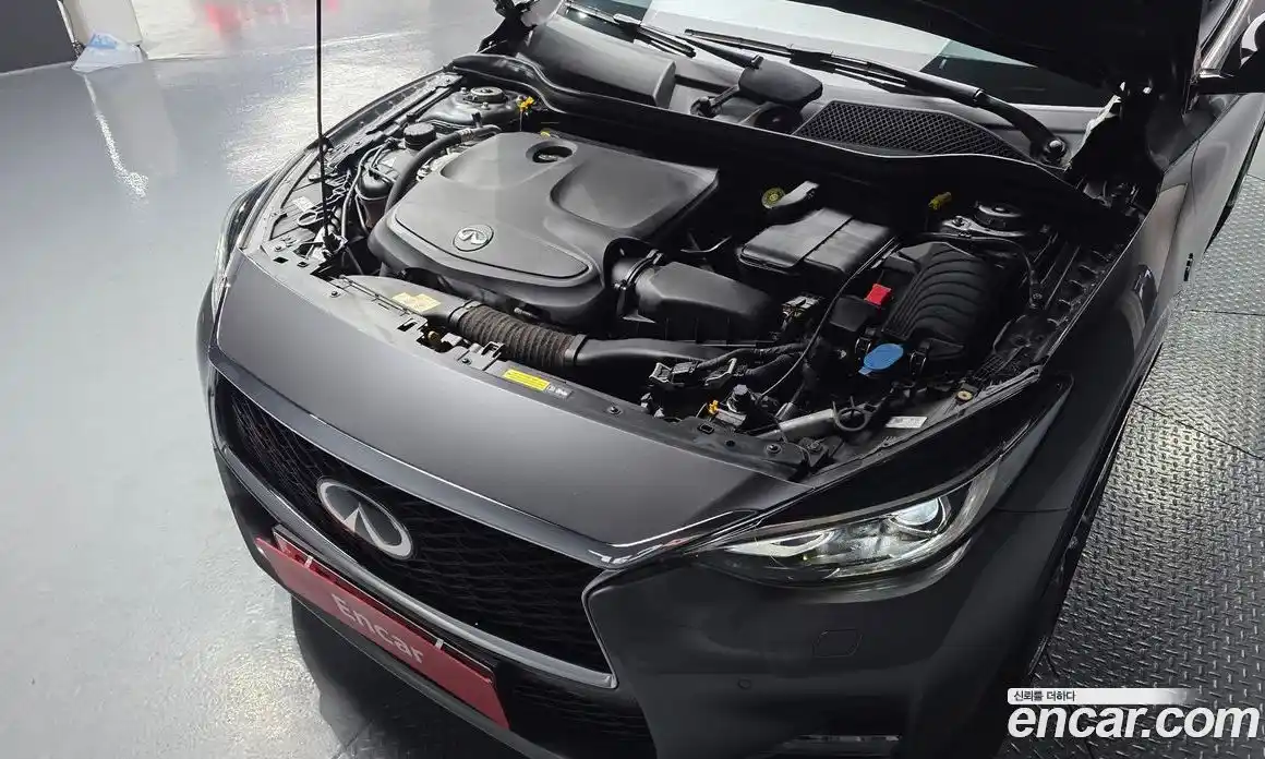 Infiniti Q30 2017 2.0 гидро в Москве № 1152648, фото 6