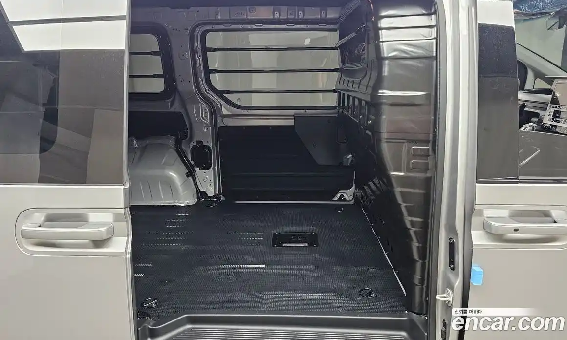 Hyundai Staria 2025 3.5 гидро в Москве № 1154445, фото 12