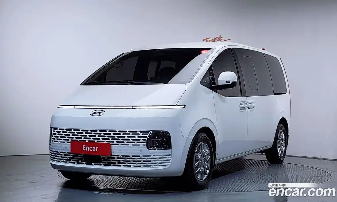 Hyundai Staria 2024 3.5 Автомат в Москве № 1154607, фото 1