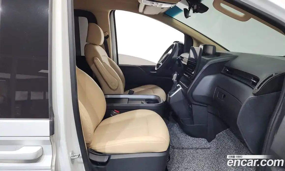 Hyundai Staria 2024 3.5 Автомат в Москве № 1154607, фото 11