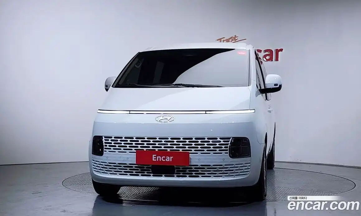 Hyundai Staria 2024 3.5 Автомат в Москве № 1154607, фото 3