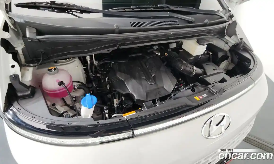 Hyundai Staria 2024 3.5 Автомат в Москве № 1154607, фото 6