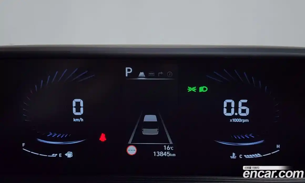 Hyundai Staria 2024 3.5 Автомат в Москве № 1154607, фото 8