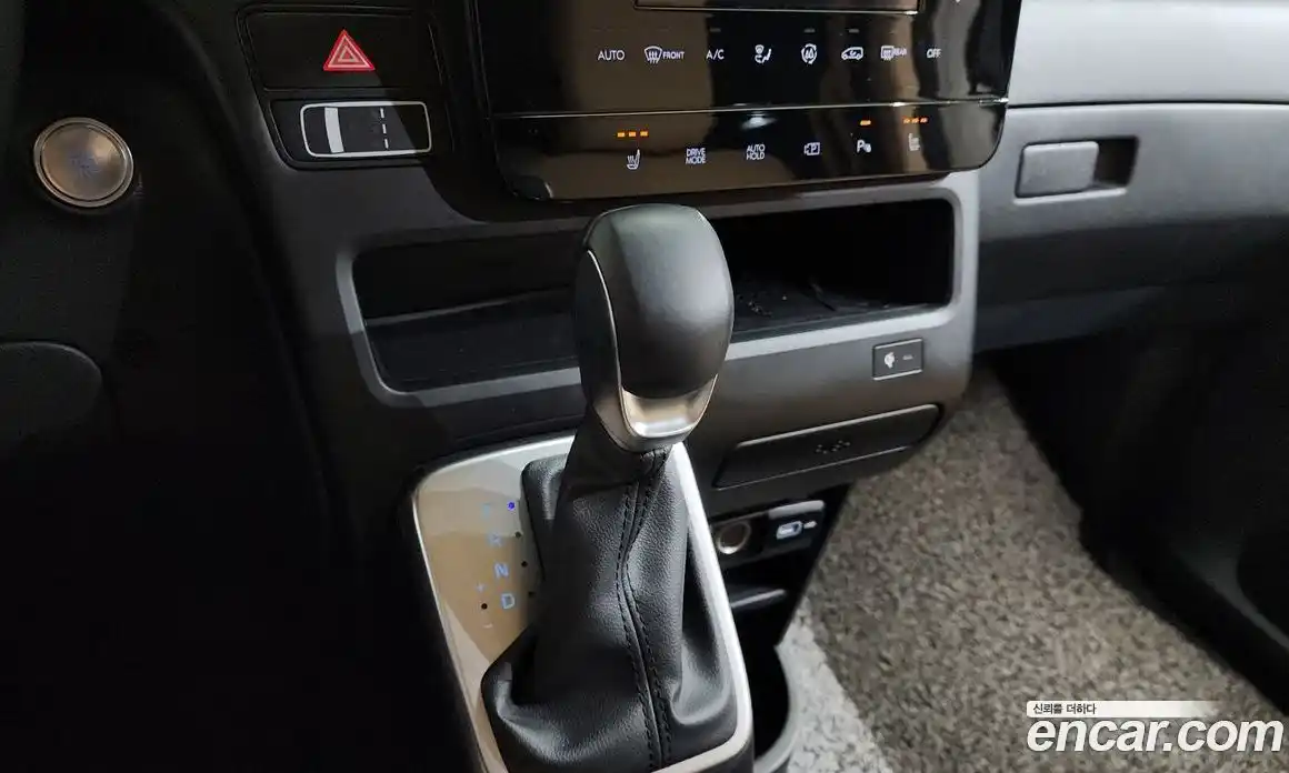 Hyundai Staria 2024 3.5 Автомат в Москве № 1154607, фото 9