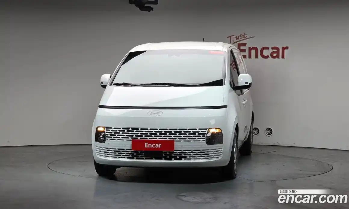 Hyundai Staria 2025 2.2 Автомат в Москве № 1154633, фото 2