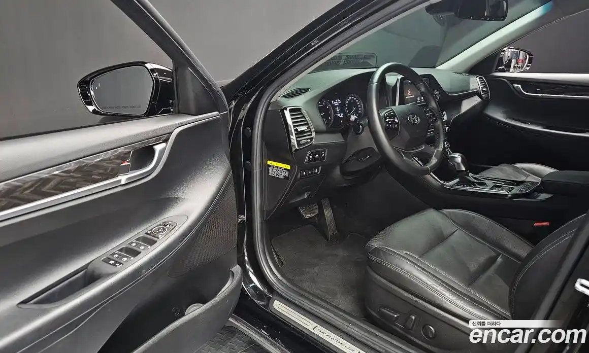 Hyundai Grandeur 2018 2.4 гидро в Москве № 1154792, фото 11