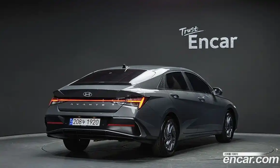 Hyundai Avante 2023 1.6 Автомат в Москве № 1155012, фото 2