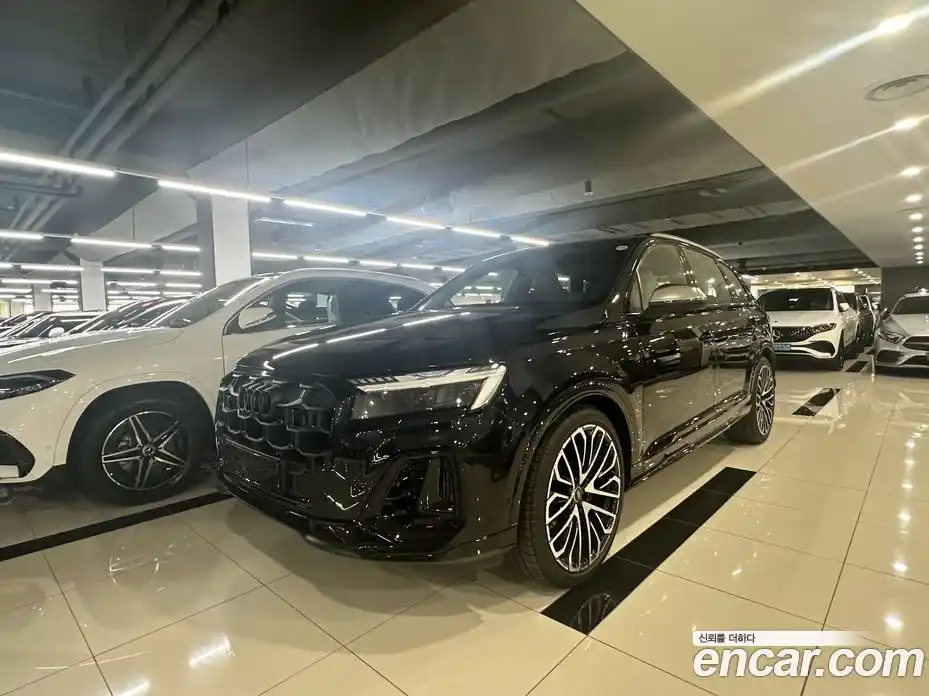 Audi SQ7 2026 4.0 гидро в Москве № 188906, фото 1