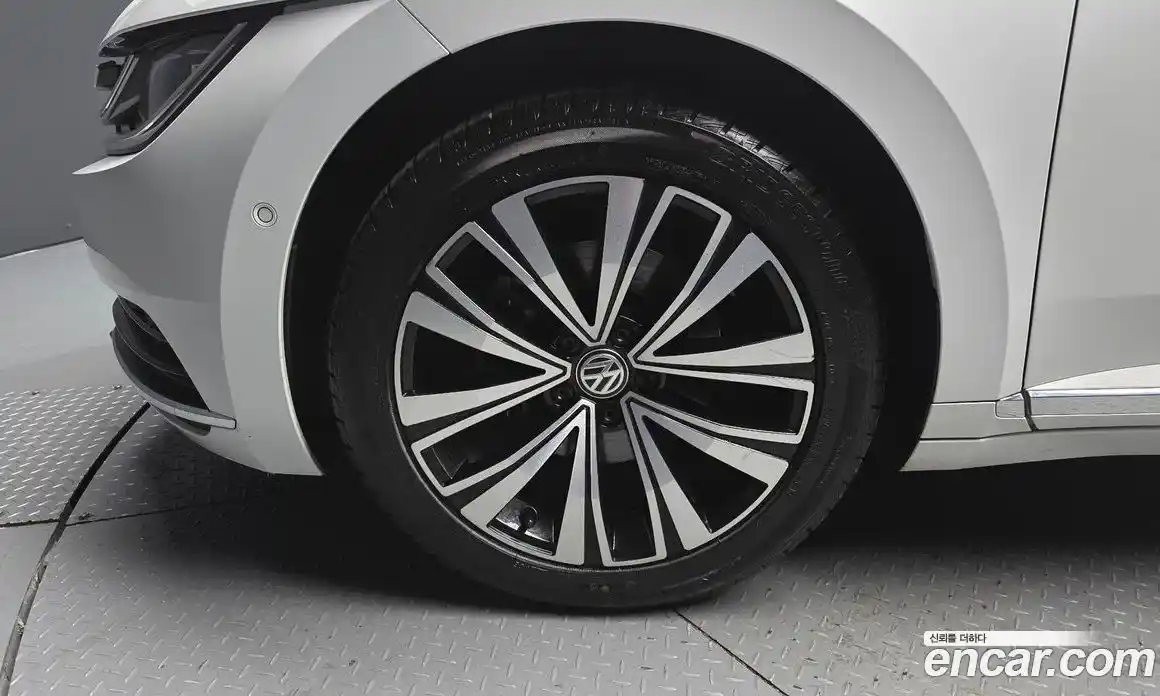 Volkswagen Arteon 2019 2.0 гидро в Москве № 232247, фото 5