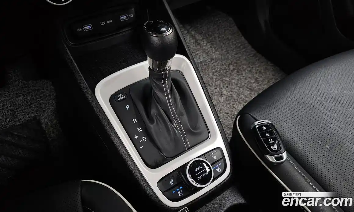 Hyundai Venue 2022 1.6 Автомат в Москве № 1128179, фото 8