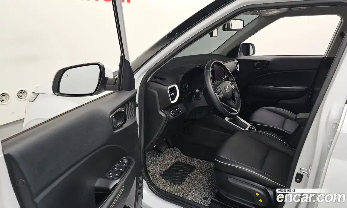 Hyundai Venue 2022 1.6 Автомат в Москве № 1128179, фото 9