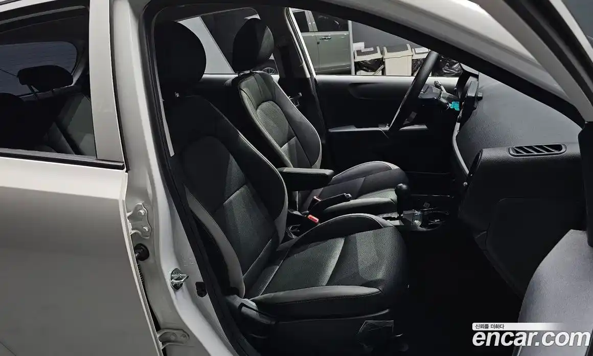 Kia Morning 2022 1.0 Автомат в Москве № 1128565, фото 10