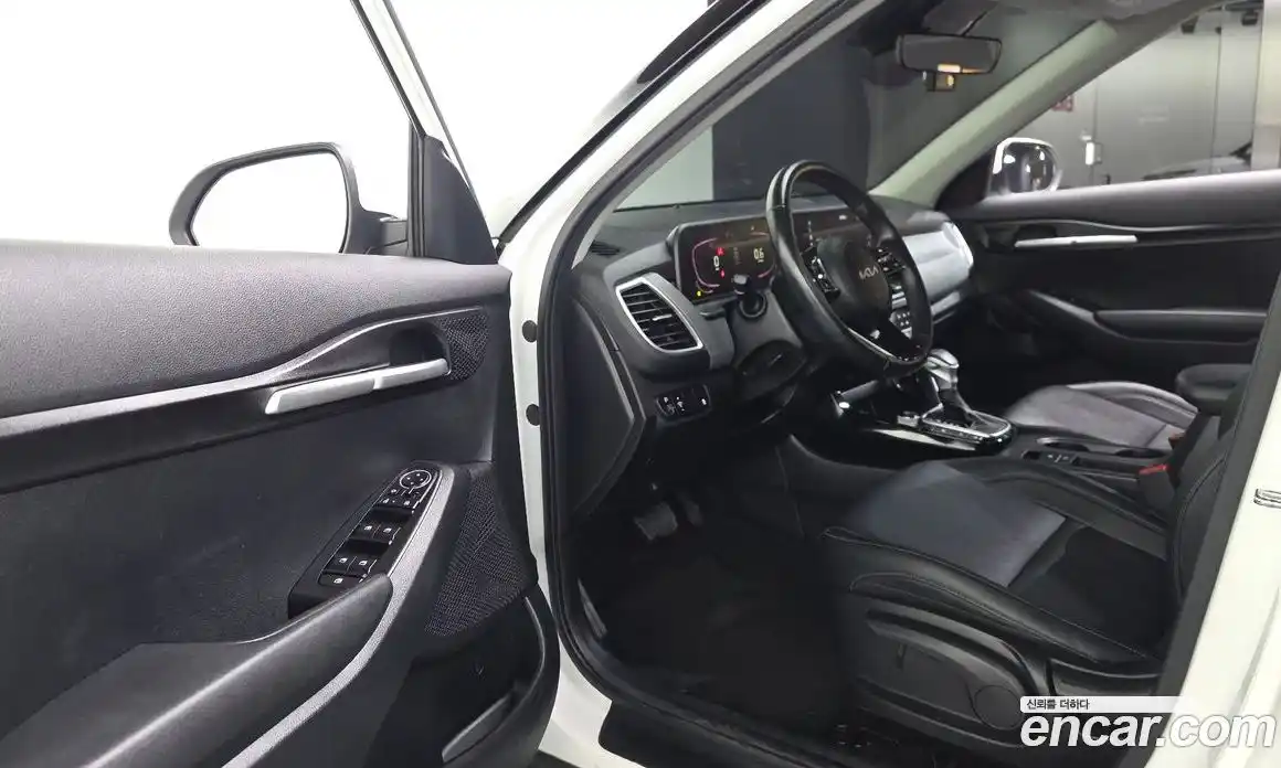 Kia Seltos 2023 1.6 гидро в Москве № 1128808, фото 9