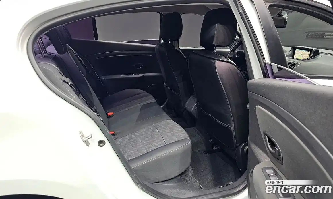 Renault SM3 2016 1.6 гидро в Москве № 1131176, фото 11