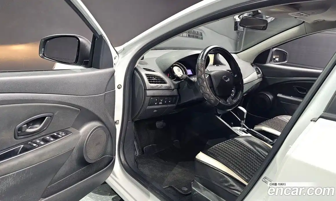Renault SM3 2016 1.6 гидро в Москве № 1131176, фото 12