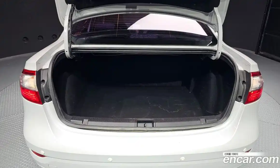 Renault SM3 2016 1.6 гидро в Москве № 1131176, фото 20