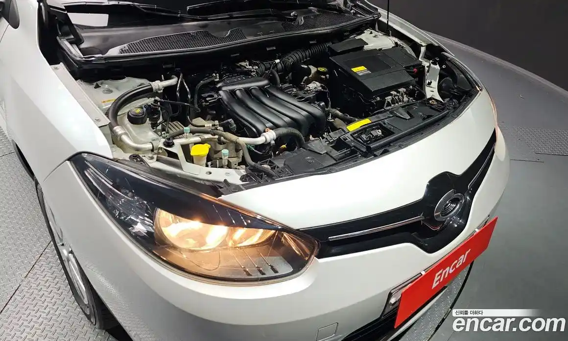 Renault SM3 2016 1.6 гидро в Москве № 1131176, фото 6