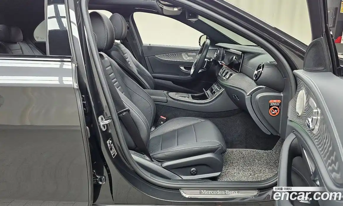 Mercedes-Benz E-Class 2023 2.0 гидро, фото 11
