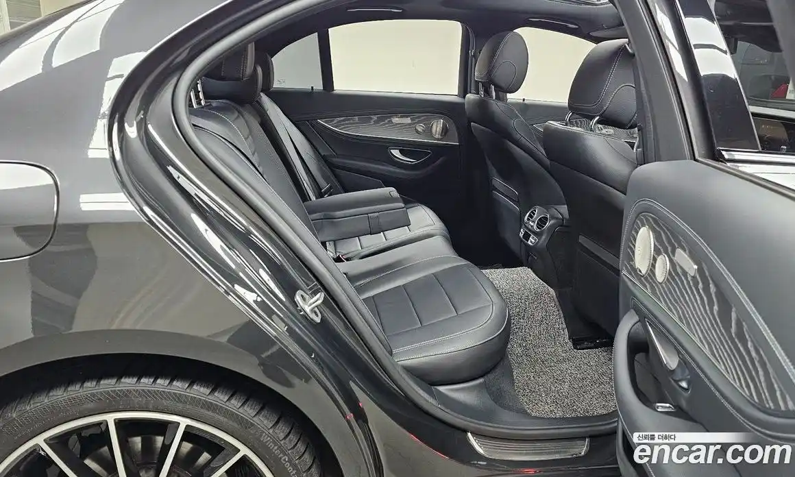 Mercedes-Benz E-Class 2023 2.0 гидро, фото 12