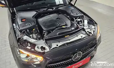 Mercedes-Benz E-Class 2023 2.0 гидро, миниатюра 6