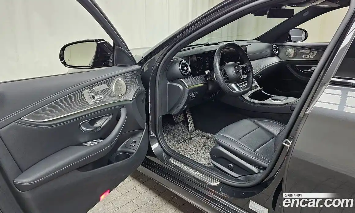 Mercedes-Benz E-Class 2023 2.0 гидро, фото 10