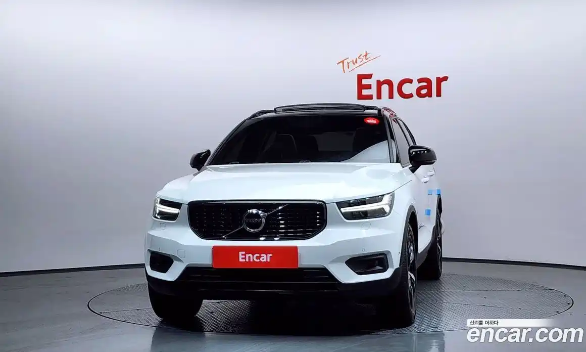 Volvo XC40 2018 2.0 гидро в Москве № 1132719, фото 3
