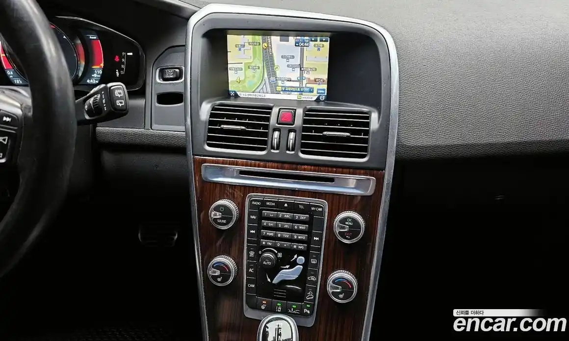 Volvo XC60 2014 2.4 гидро в Москве № 1133054, фото 14
