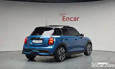 Mini Cooper 2024 2.0 гидро в Москве № 1137837, миниатюра 2
