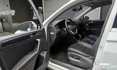Volkswagen Tiguan 2022 2.0 гидро в Москве № 1138967, миниатюра 11