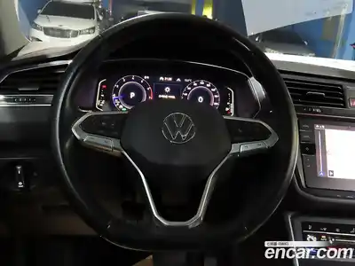 Volkswagen Tiguan 2022 2.0 гидро в Москве № 1138970, миниатюра 10