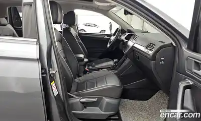 Volkswagen Tiguan 2023 2.0 гидро в Москве № 1138977, миниатюра 11