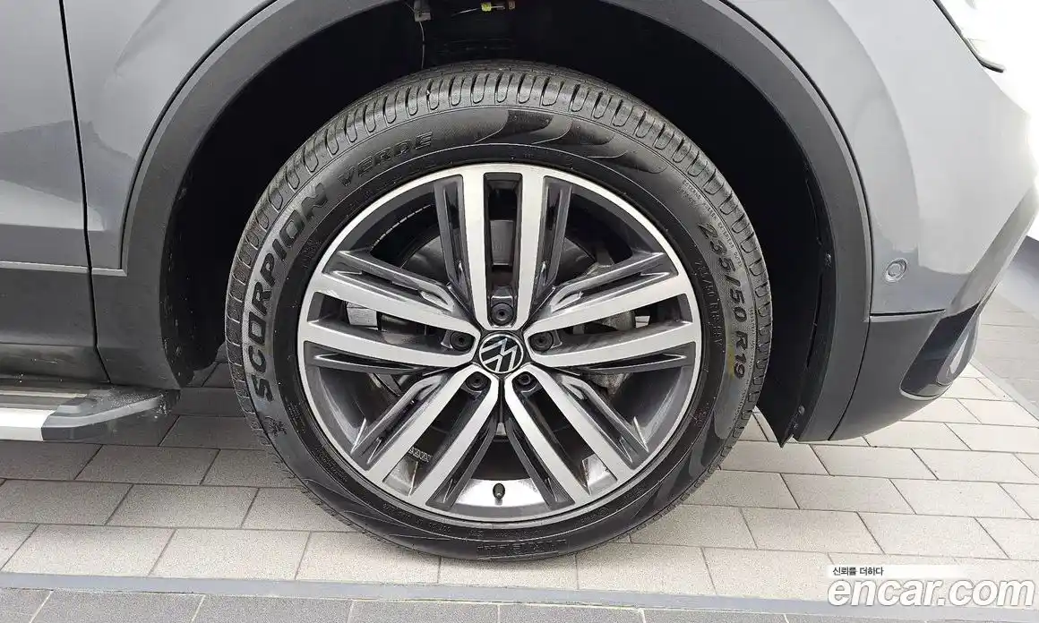 Volkswagen Tiguan 2023 2.0 гидро в Москве № 1138977, фото 5