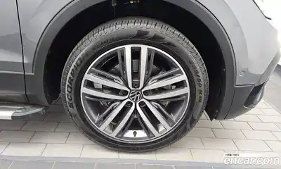 Volkswagen Tiguan 2023 2.0 гидро в Москве № 1138977, миниатюра 5