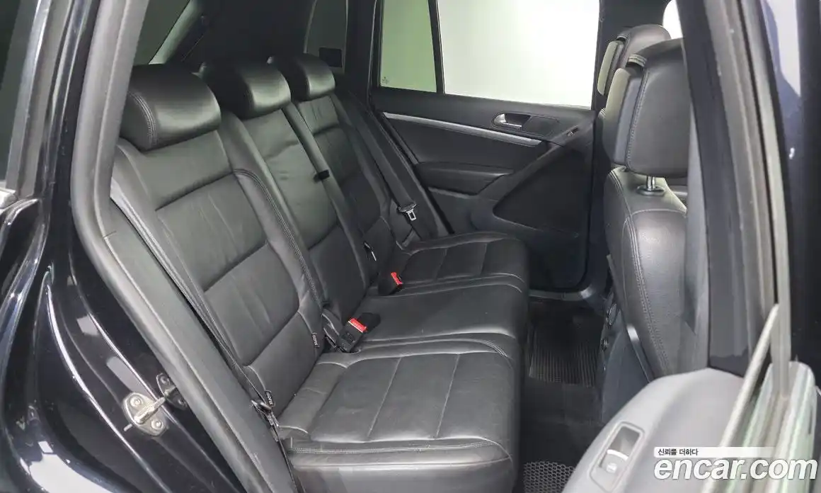 Volkswagen Tiguan 2013 2.0 гидро в Москве № 1139108, фото 12