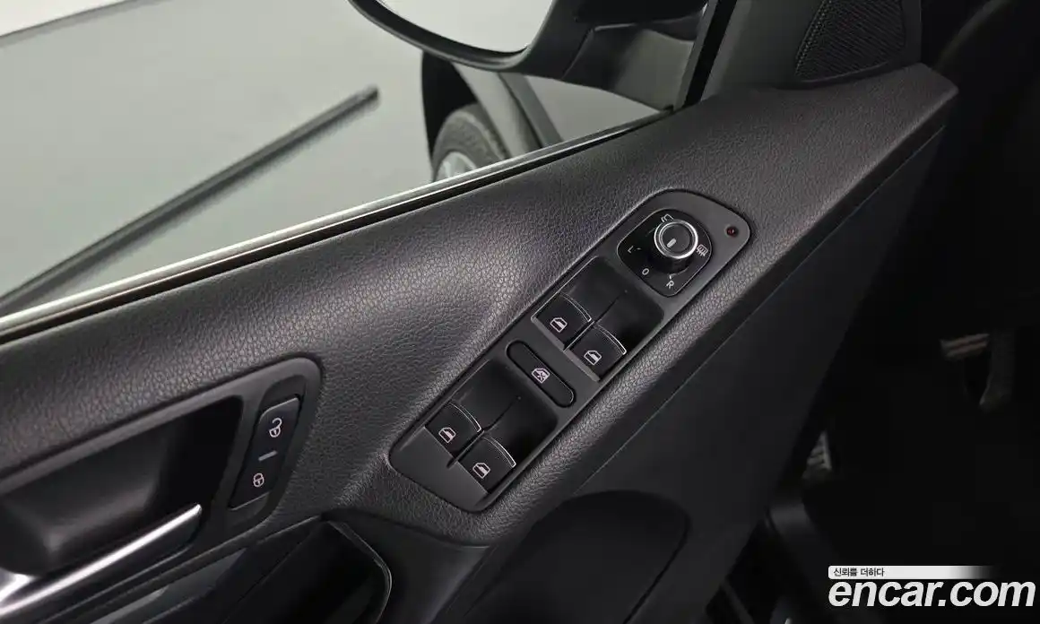 Volkswagen Tiguan 2013 2.0 гидро в Москве № 1139108, фото 15
