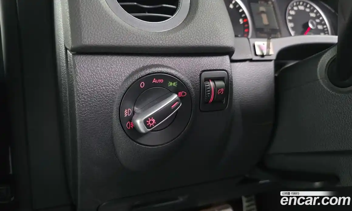 Volkswagen Tiguan 2013 2.0 гидро в Москве № 1139108, фото 19