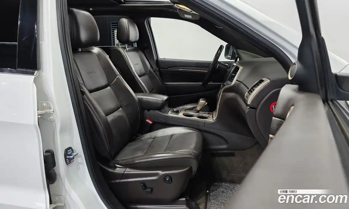 Jeep Cherokee 2017 3.0 гидро в Москве № 1139226, фото 11