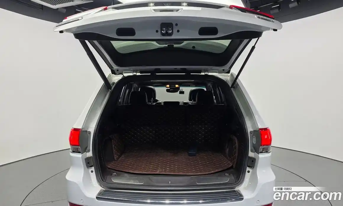 Jeep Cherokee 2017 3.0 гидро в Москве № 1139226, фото 20