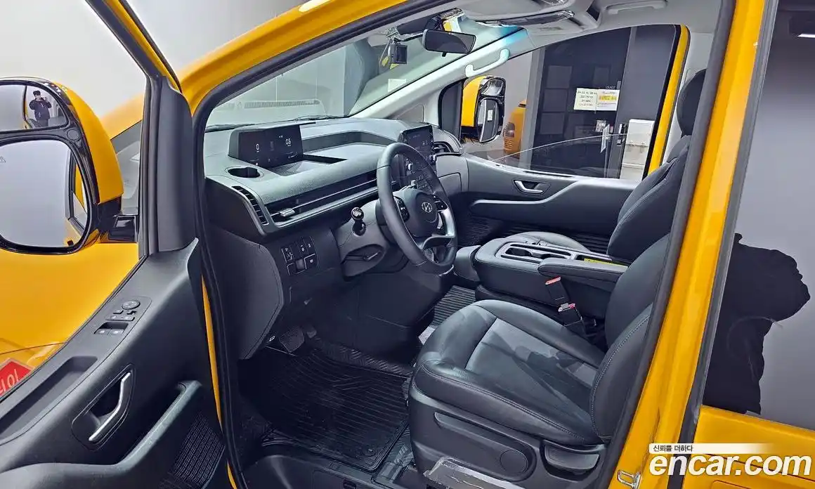 Hyundai Staria 2024 3.5 Автомат в Москве № 1141316, фото 10