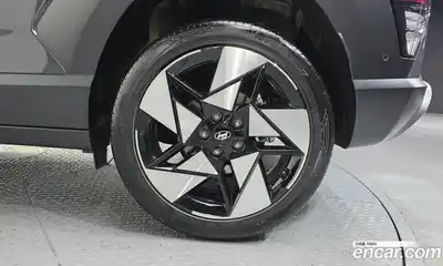 Hyundai Kona 2024 1.6 Автомат в Москве № 1141776, миниатюра 5