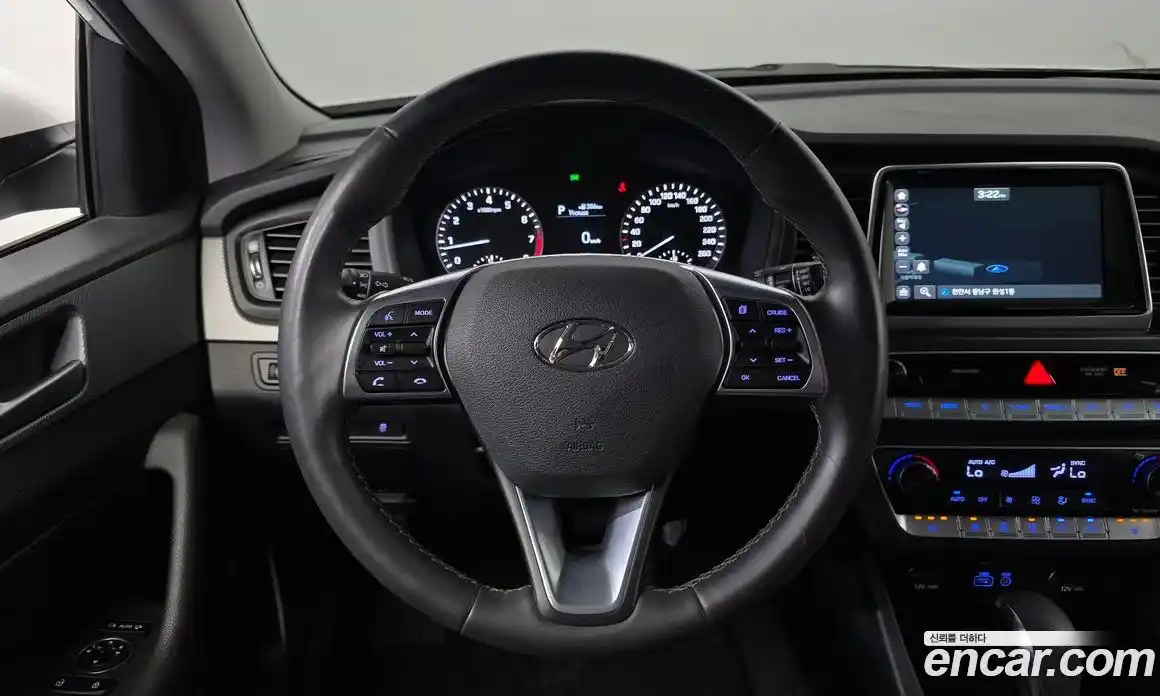 Hyundai Sonata 2017 2.0 Автомат в Москве № 1142729, фото 16