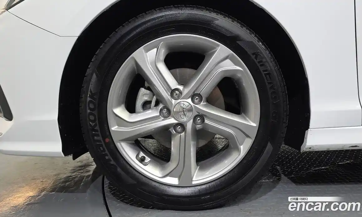 Hyundai Sonata 2017 2.0 Автомат в Москве № 1142729, фото 5