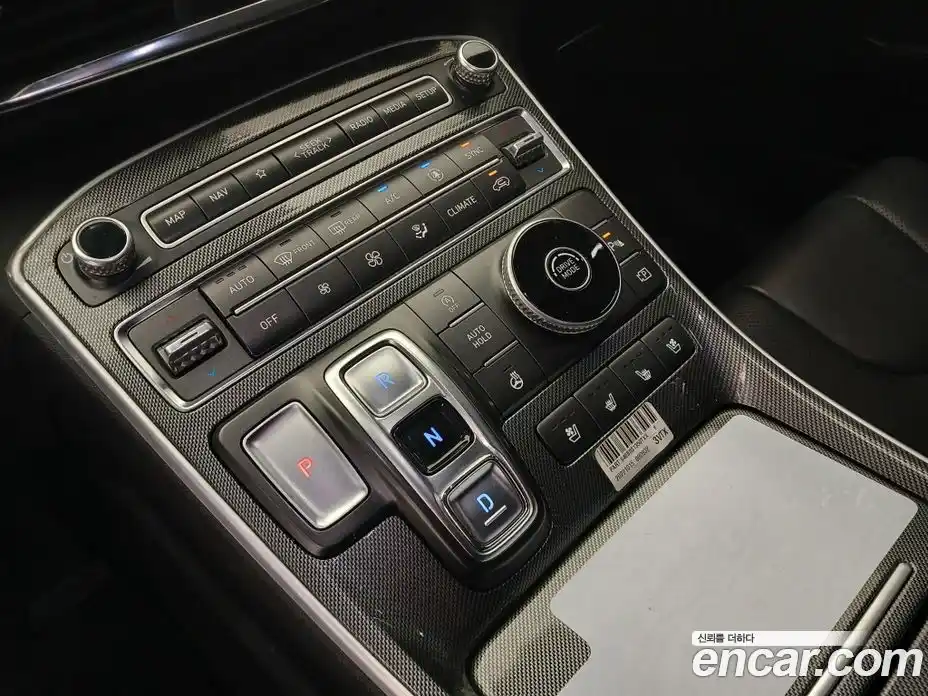 Hyundai Santa Fe 2022 2.2 Автомат в Москве № 1142778, фото 13