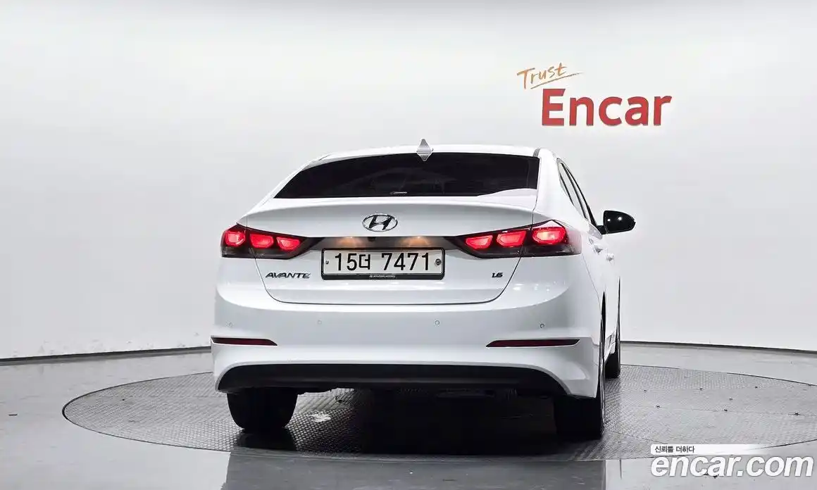 Hyundai Avante 2018 1.6 Автомат в Москве № 1142785, фото 3