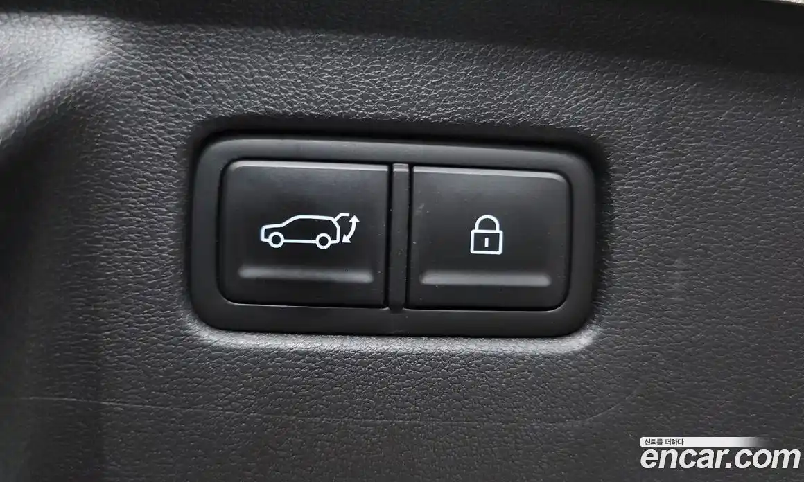 Hyundai Santa Fe 2023 1.6 Автомат в Москве № 1142809, фото 19