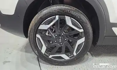 Kia Seltos 2024 1.6 Автомат в Москве № 1142925, миниатюра 5