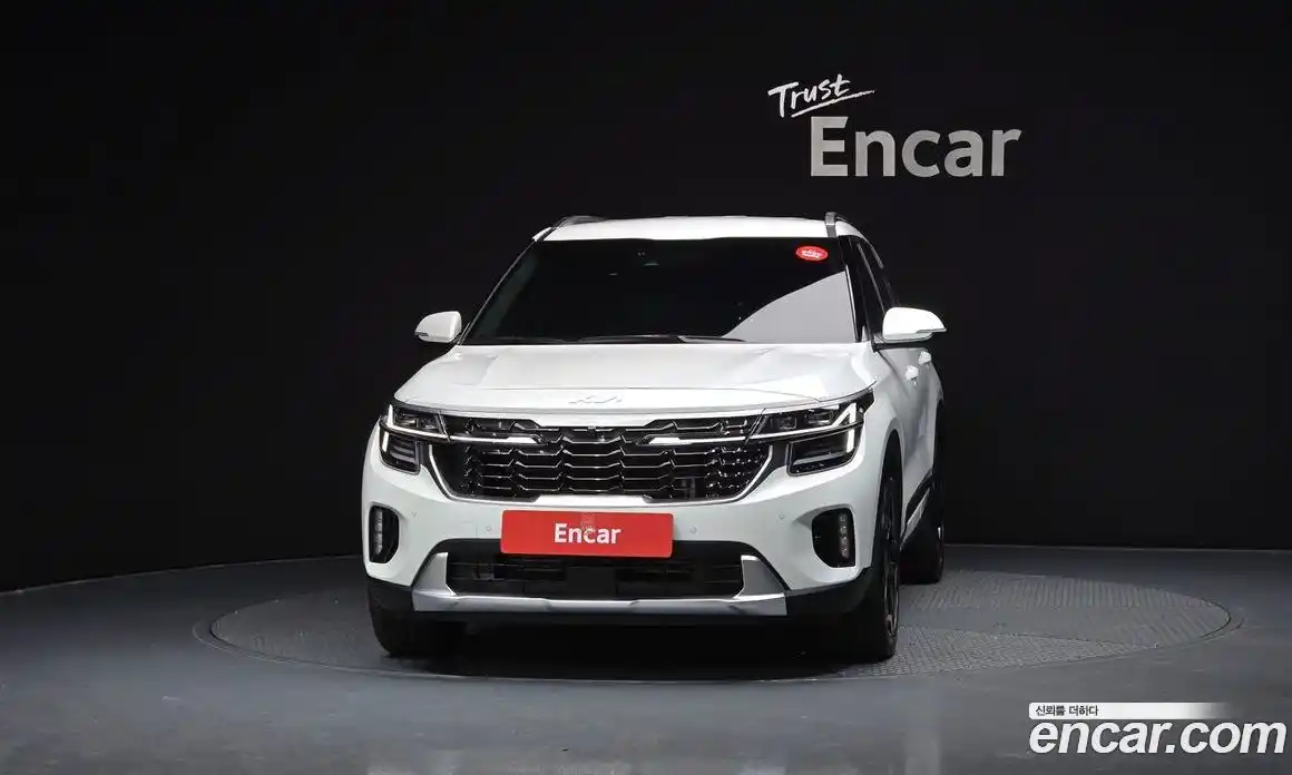 Kia Seltos 2024 1.6 Автомат в Москве № 1142986, фото 3