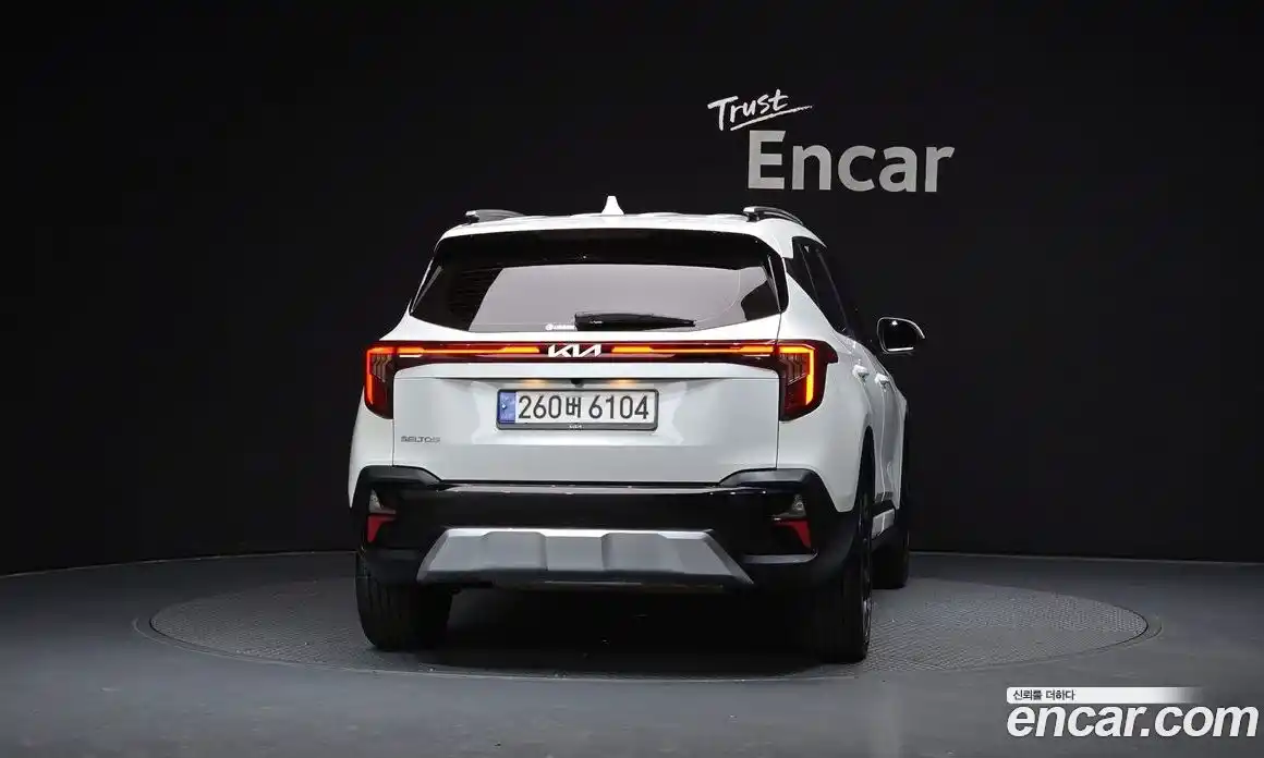 Kia Seltos 2024 1.6 Автомат в Москве № 1142986, фото 4