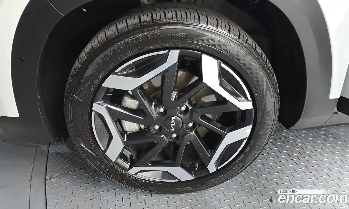 Kia Seltos 2024 1.6 Автомат в Москве № 1142986, фото 5